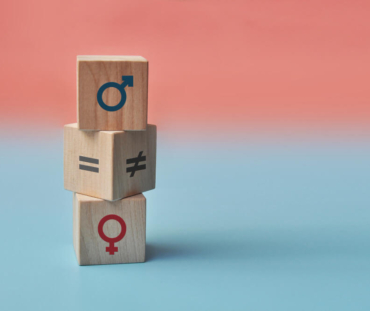 wooden-cubes-with-icons-men-women-equality-equality-them (1)